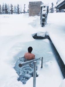 Winter Urlaub Kurztrip Wellness Hotel Hotel in den Bergen Pool Infinity pool Winter